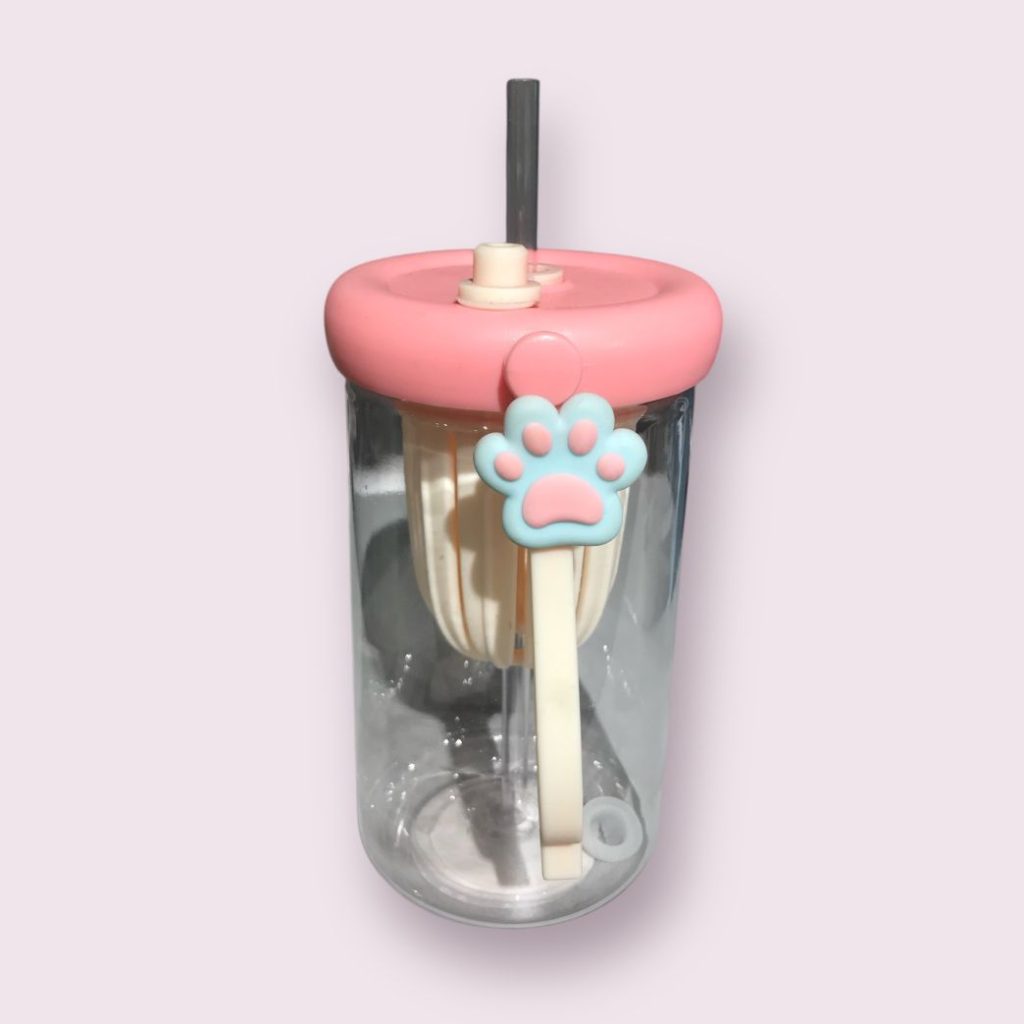 Bouteille en plastique citron avec paille 600 ml